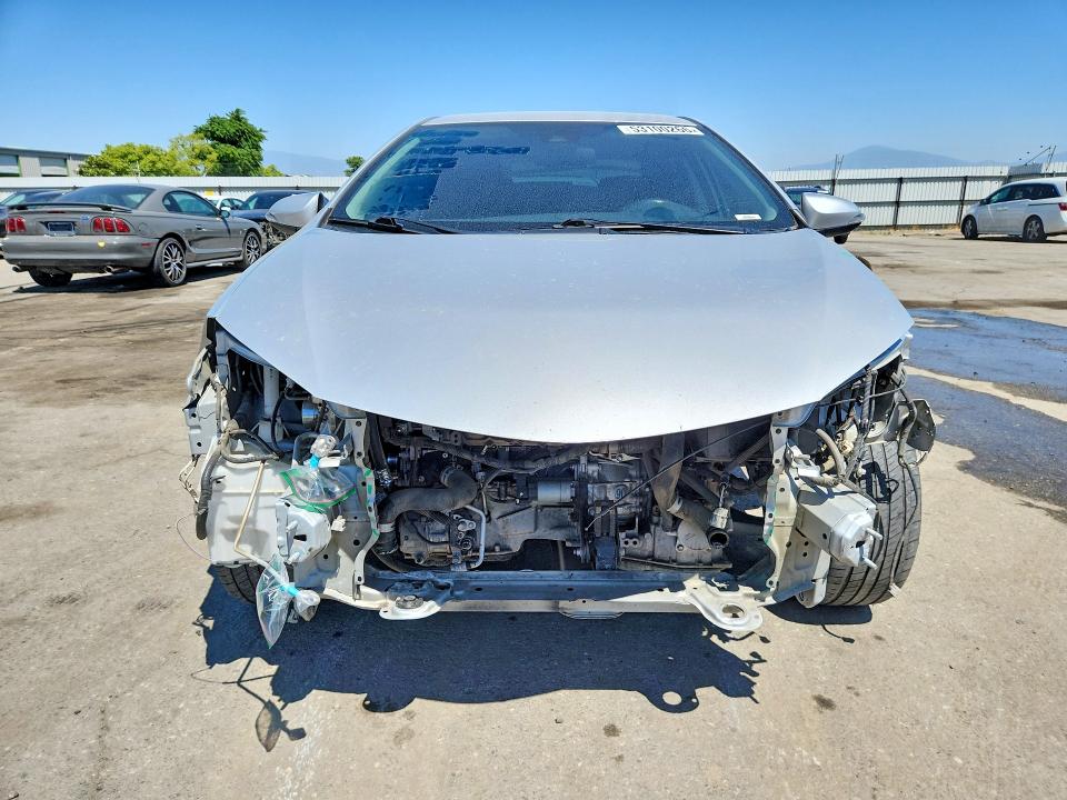 53100266 :رقم المزاد ، 2T1BURHE0JC105940 vin ، 2018 Toyota Corolla مزاد بيع