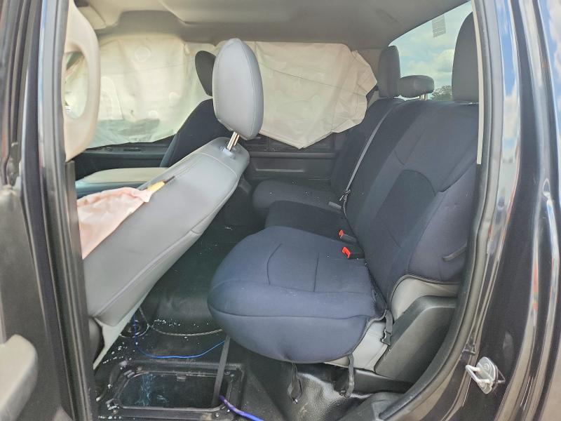 54919896 :رقم المزاد ، 3C6UR5CL0JG107239 vin ، 2018 Ram 2500 مزاد بيع
