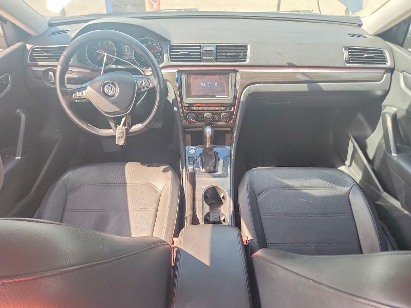 54456726 :رقم المزاد ، 1VWBA7A32JC043775 vin ، 2018 Volkswagen Passat مزاد بيع