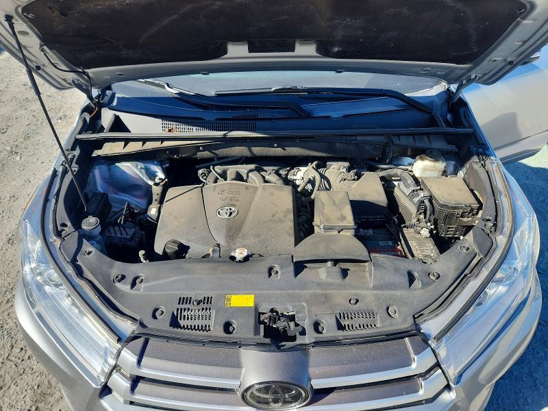 Продажа на аукционе авто 2018 Toyota Highlander, vin: 5TDKZRFH3JS544510, номер лота: 53692766