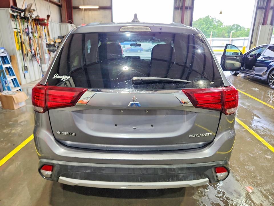 2018 Mitsubishi Outlander მანქანა იყიდება აუქციონზე, vin: JA4AZ3A35JJ003616, აუქციონის ნომერი: 55049106
