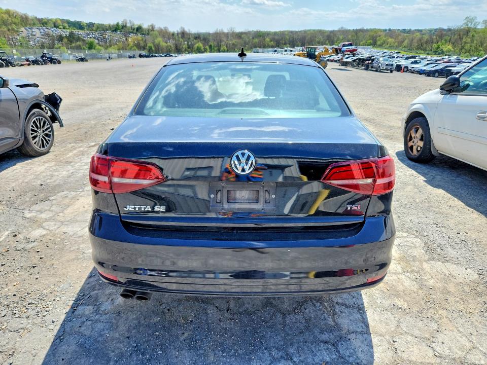 52330196 :رقم المزاد ، 3VWB67AJ4GM279559 vin ، 2016 Volkswagen Jetta مزاد بيع
