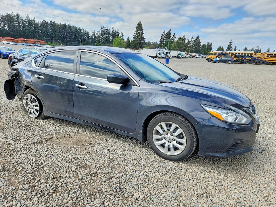 2018 Nissan Altima მანქანა იყიდება აუქციონზე, vin: 1N4AL3AP1JC295382, აუქციონის ნომერი: 52722436