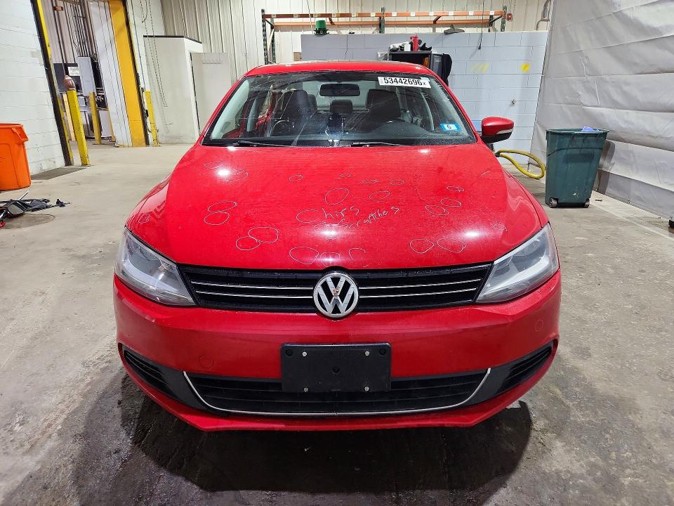 53442696 :رقم المزاد ، 3VWD17AJ7EM418846 vin ، 2014 Volkswagen Jetta مزاد بيع