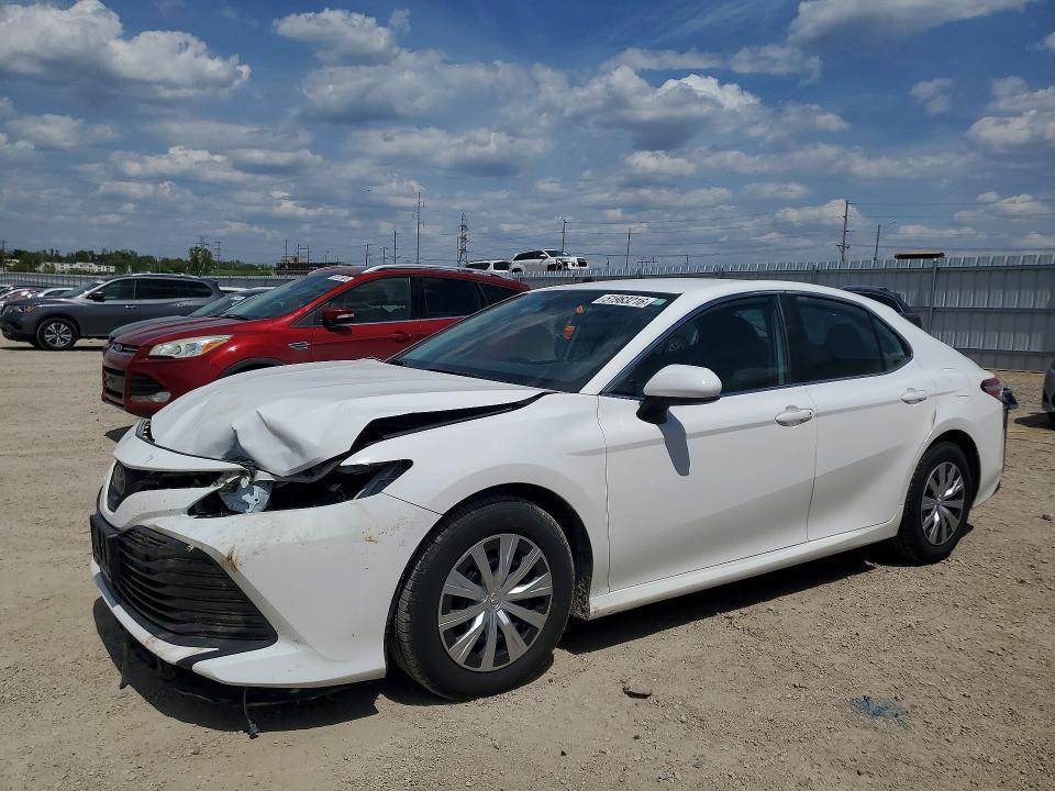 51983216 :رقم المزاد ، 4T1B11HK2KU685854 vin ، 2019 Toyota Camry مزاد بيع