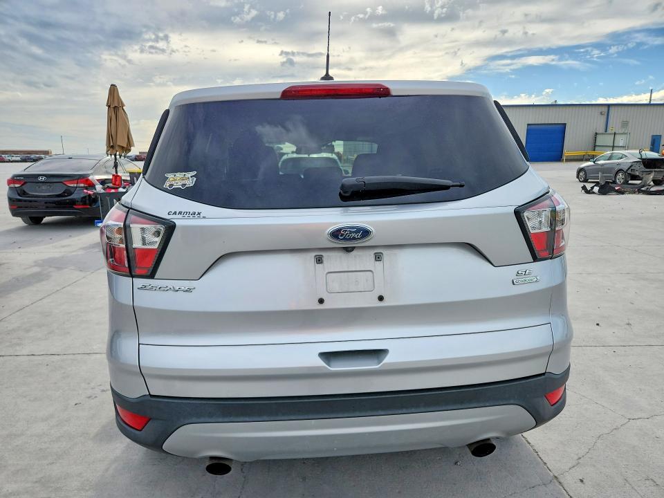 52821576 :رقم المزاد ، 1FMCU0G90HUE16362 vin ، 2017 Ford Escape مزاد بيع
