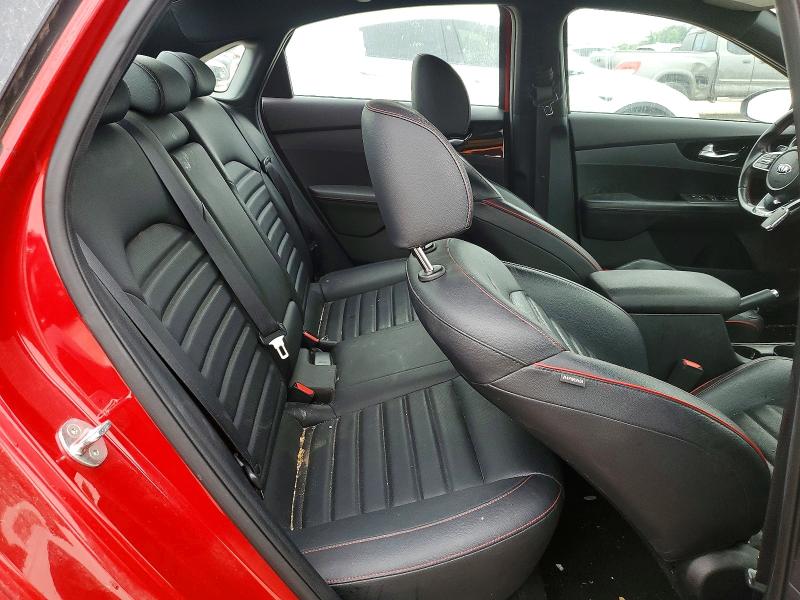52211826 :رقم المزاد ، 3KPF44AC4ME394839 vin ، 2021 Kia Forte مزاد بيع