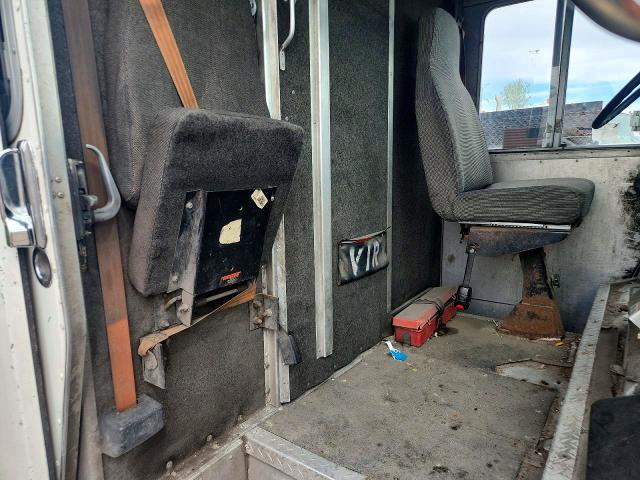 51074316 :رقم المزاد ، 4UZA4FF41WC897922 vin ، 1998 Freightliner Mt45 Chassis مزاد بيع