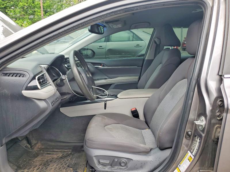 54752366 :رقم المزاد ، 4T1B11HK3JU015339 vin ، 2018 Toyota Camry مزاد بيع
