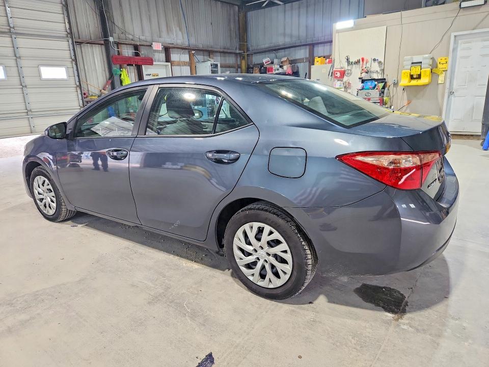 52764776 :رقم المزاد ، 5YFBURHE0JP844581 vin ، 2018 Toyota Corolla مزاد بيع