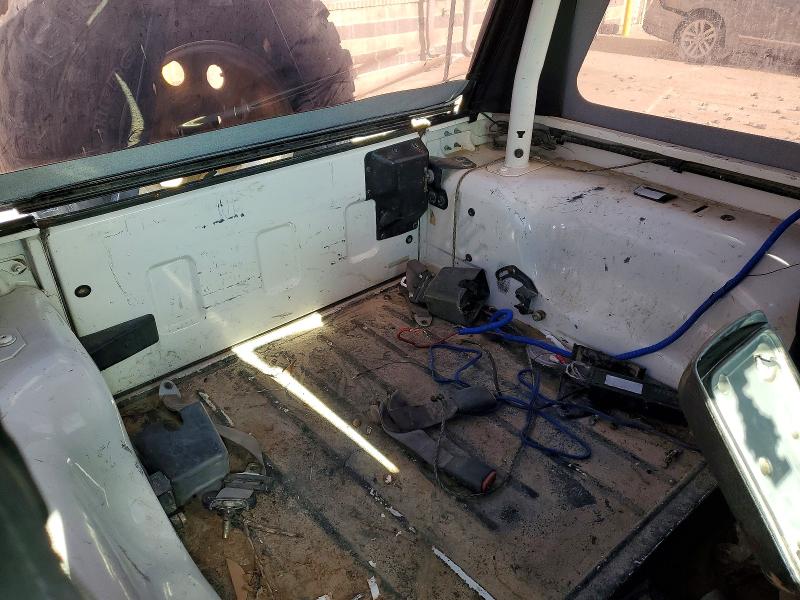 51695386 :رقم المزاد ، 1J4FA49S9YP745006 vin ، 2000 Jeep Wrangler / Tj مزاد بيع