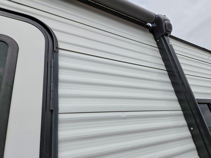 Продажа на аукционе авто 2022 Jayco Jay Flight, vin: 1UJBJ0BN9N17V2683, номер лота: 53521876