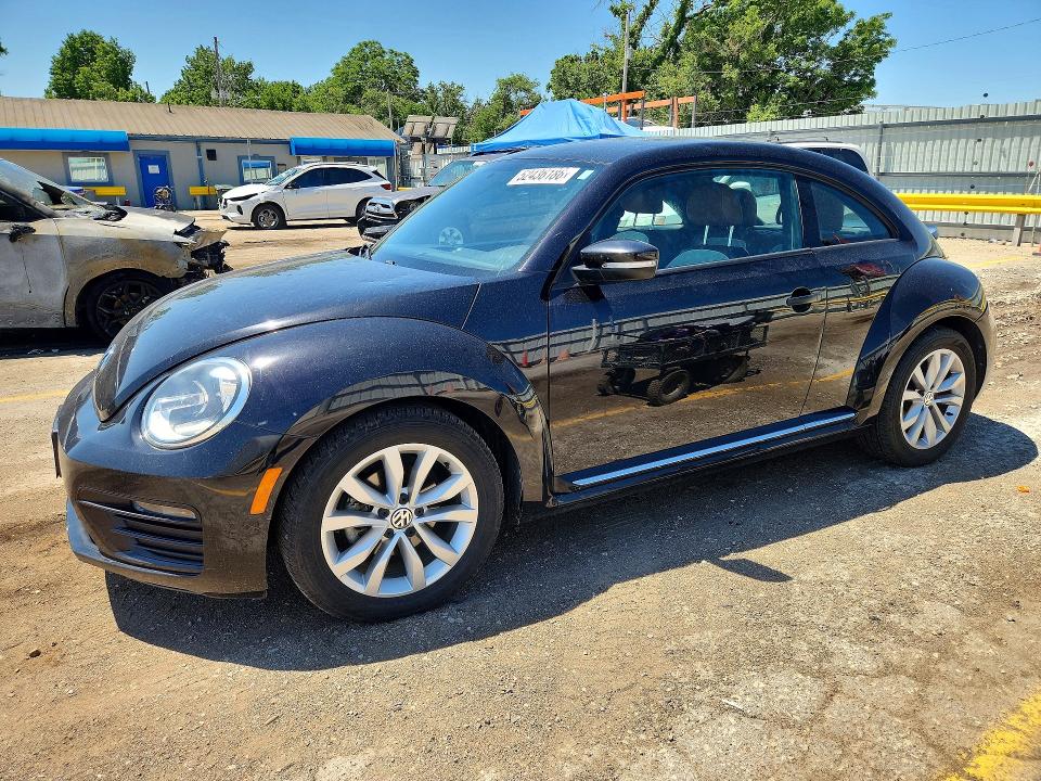 52436186 :رقم المزاد ، 3VWF17AT2HM629726 vin ، 2017 Volkswagen Beetle مزاد بيع