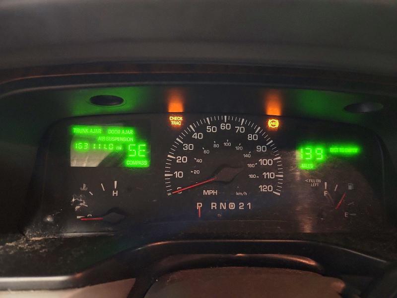 54513426 :رقم المزاد ، 1LNHM82W8YY857876 vin ، 2000 Lincoln Town Car مزاد بيع