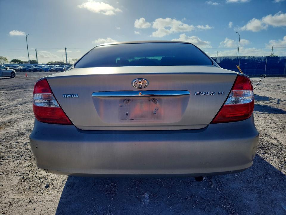 53410076 :رقم المزاد ، 4T1BE32KX3U647749 vin ، 2003 Toyota Camry مزاد بيع