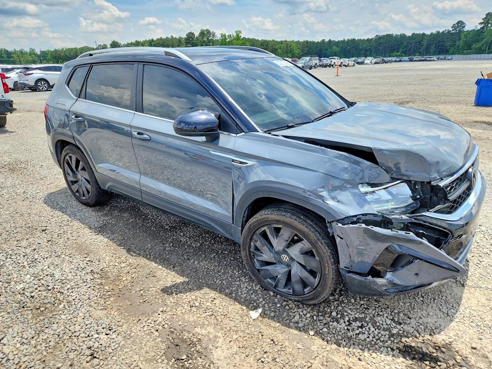 53219066 :رقم المزاد ، 3VVVX7B28RM020775 vin ، 2024 Volkswagen Taos مزاد بيع