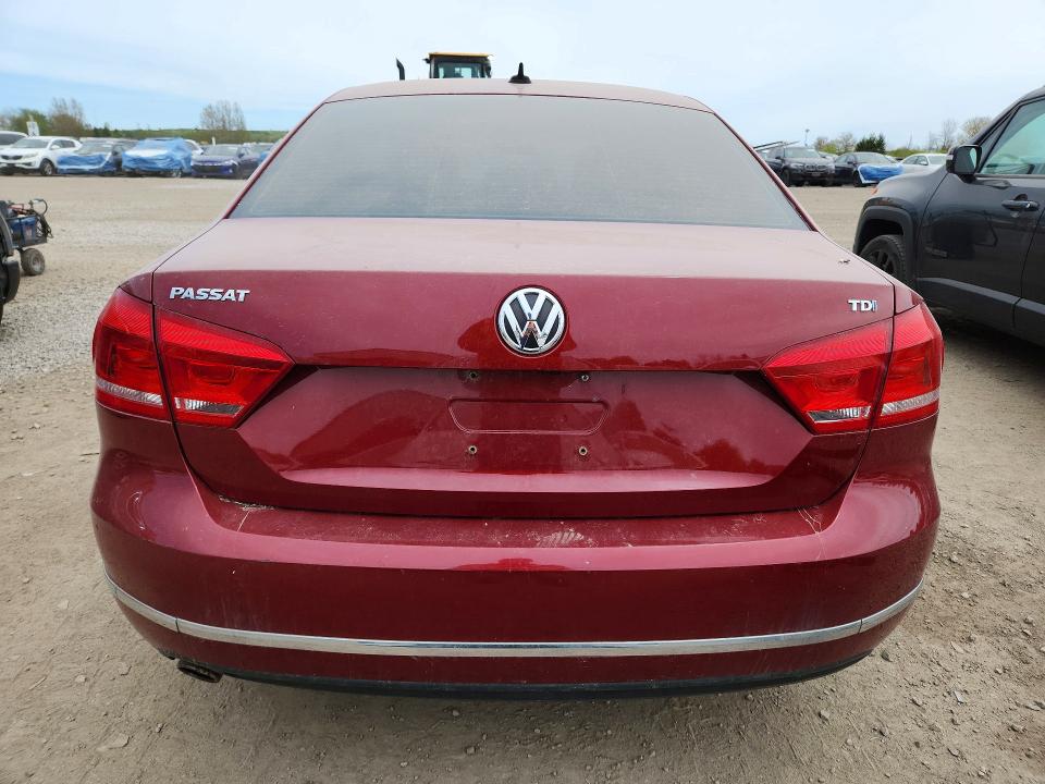 53446616 :رقم المزاد ، 1VWBV7A38FC033392 vin ، 2015 Volkswagen Passat مزاد بيع