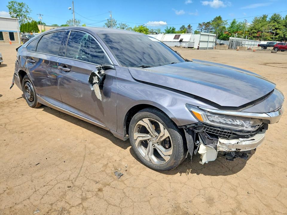 55192366 :رقم المزاد ، 1HGCV1F4XJA092844 vin ، 2018 Honda Accord مزاد بيع
