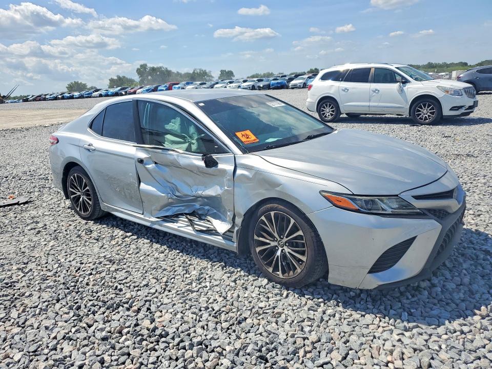 Auction sale of the 2018 Toyota Camry, vin: 4T1B11HKXJU551673, lot number: 52777396