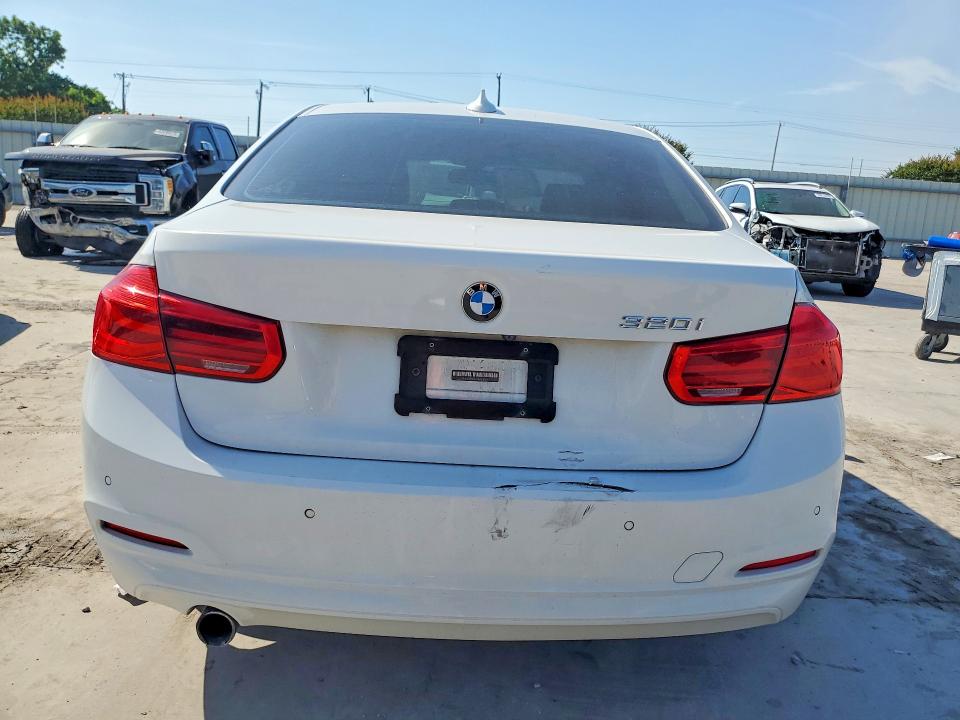 53095386 :رقم المزاد ، WBA8E1G30HNU16507 vin ، 2017 Bmw 320 مزاد بيع