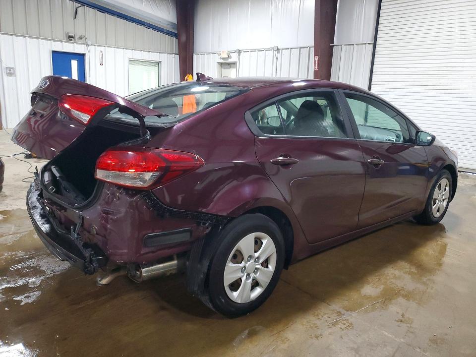 2018 Kia Forte მანქანა იყიდება აუქციონზე, vin: 3KPFK4A77JE178732, აუქციონის ნომერი: 53735316