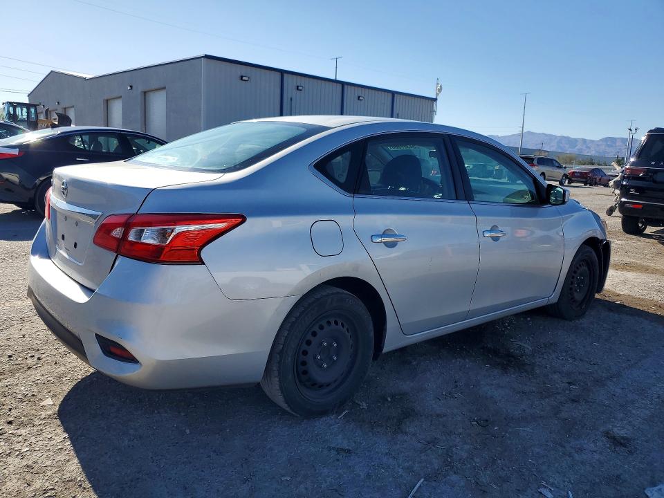54327306 :رقم المزاد ، 3N1AB7AP8JY223402 vin ، 2018 Nissan Sentra مزاد بيع