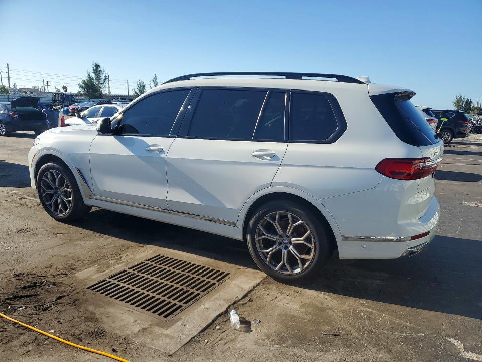 51088156 :رقم المزاد ، 5UXCW2C02M9H35987 vin ، 2021 Bmw X7 مزاد بيع