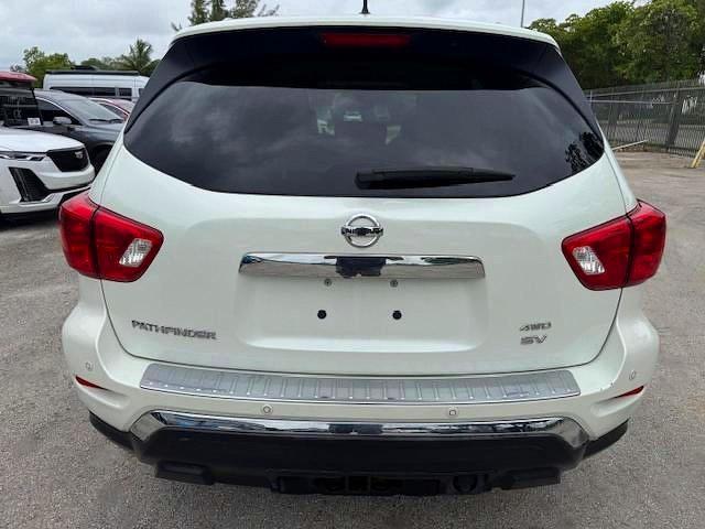 Продажа на аукционе авто 2017 Nissan Pathfinder, vin: 5N1DR2MM1HC627750, номер лота: 55023996