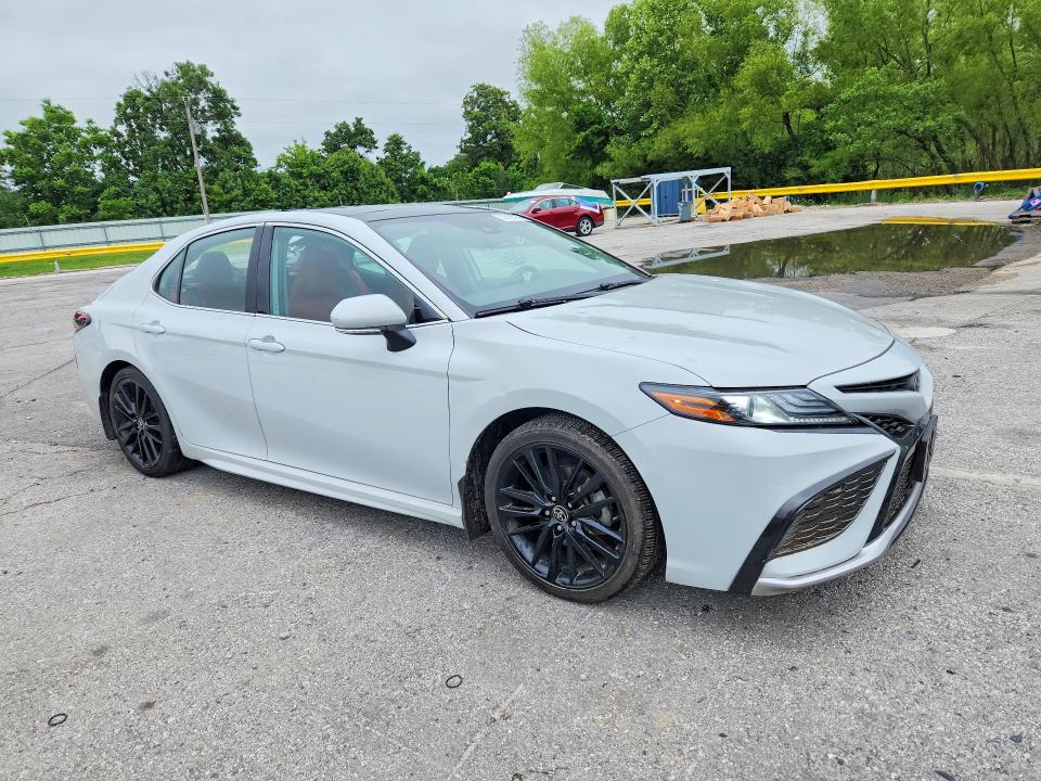 2022 Toyota Camry მანქანა იყიდება აუქციონზე, vin: 4T1K61BK4NU051721, აუქციონის ნომერი: 52169176