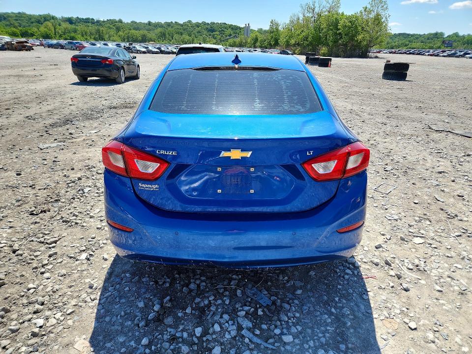2018 Chevrolet Cruze მანქანა იყიდება აუქციონზე, vin: 1G1BE5SM9J7246375, აუქციონის ნომერი: 52191066