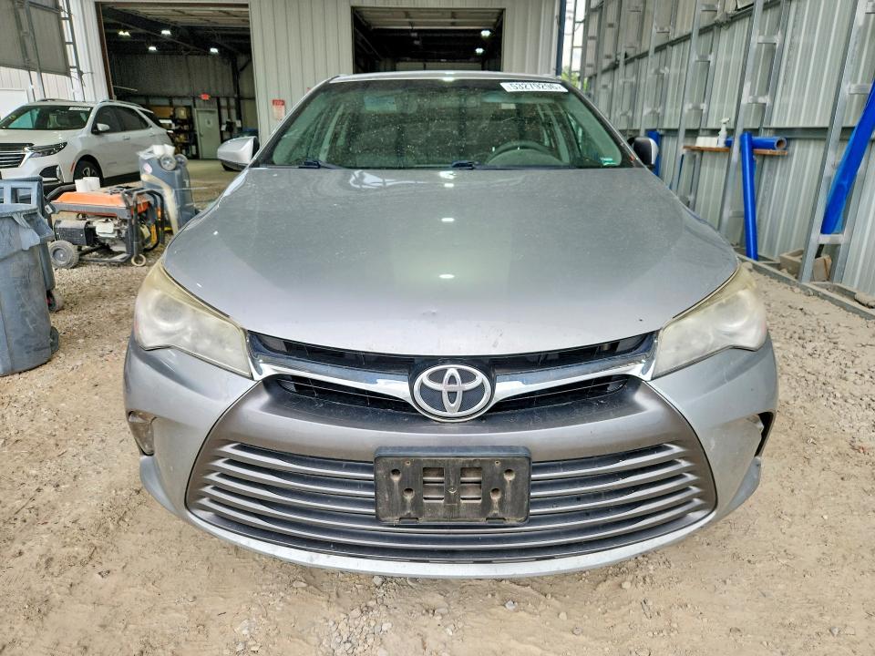 53279296 :رقم المزاد ، 4T1BF1FK3HU415299 vin ، 2017 Toyota Camry مزاد بيع