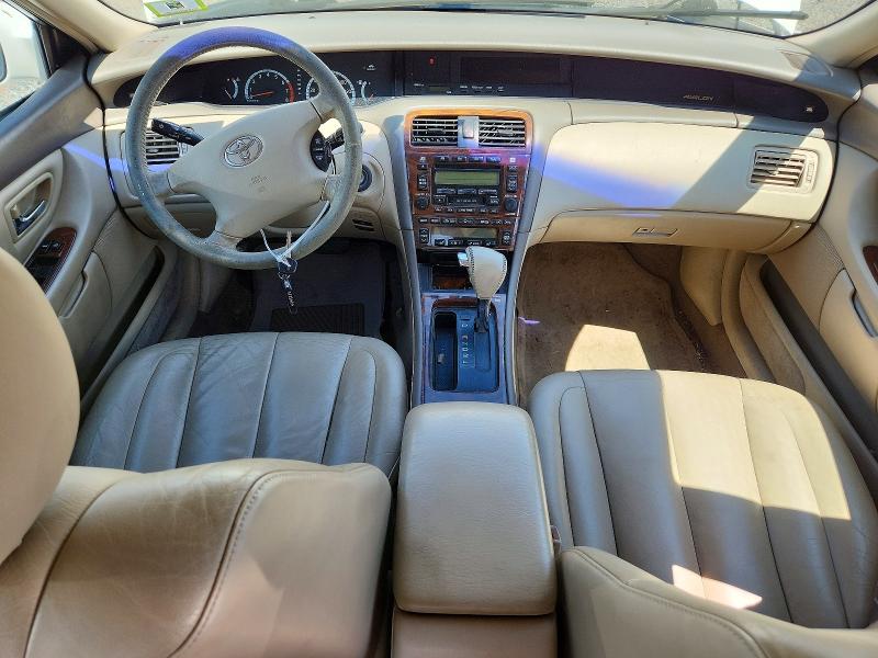 55338946 :رقم المزاد ، 4T1BF28B72U250657 vin ، 2002 Toyota Avalon مزاد بيع