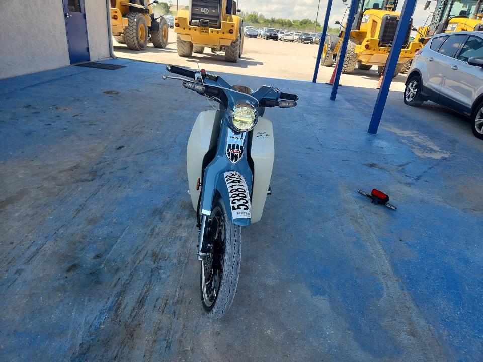 53881426 :رقم المزاد ، MLHJA585XP5100017 vin ، 2023 Honda C125 مزاد بيع