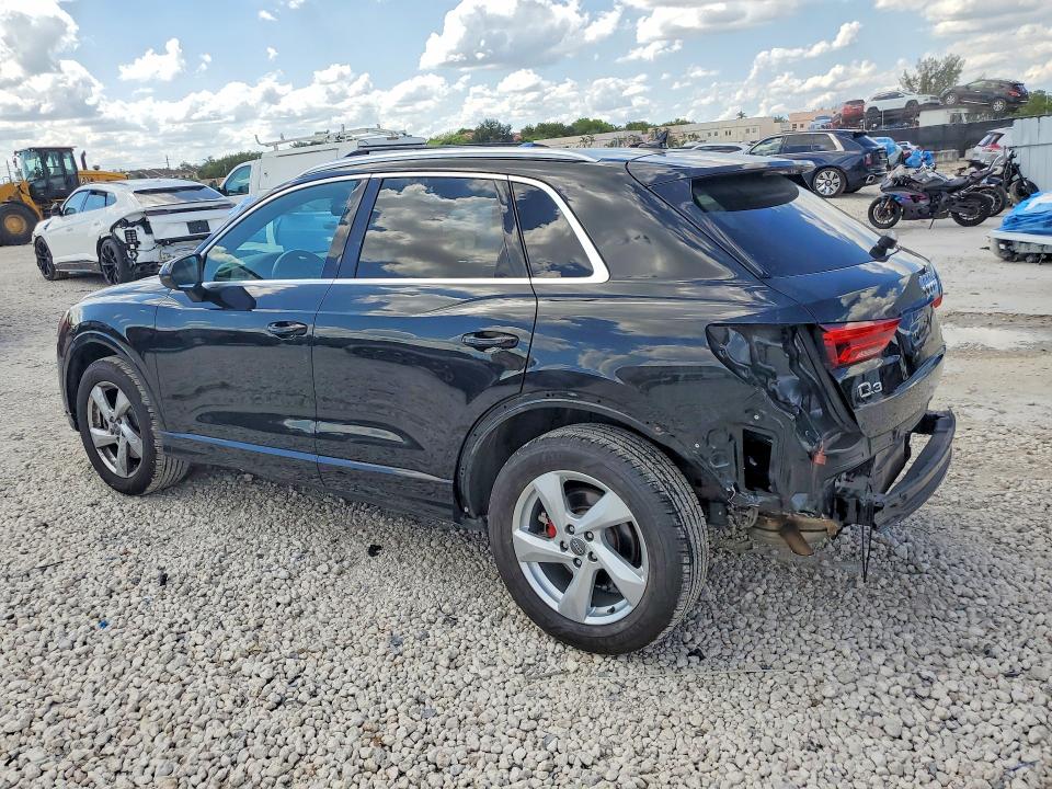 53702886 :رقم المزاد ، WA1AECF30L1026244 vin ، 2020 Audi Q3 مزاد بيع