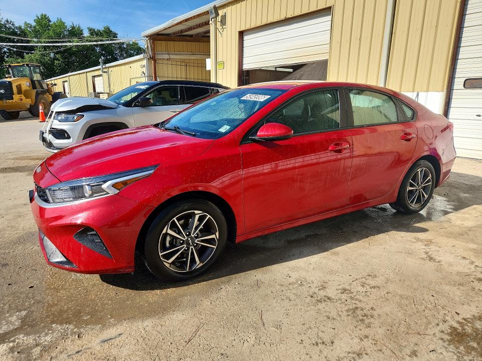 54945996 :رقم المزاد ، 3KPF24AD9PE581898 vin ، 2023 Kia Forte مزاد بيع