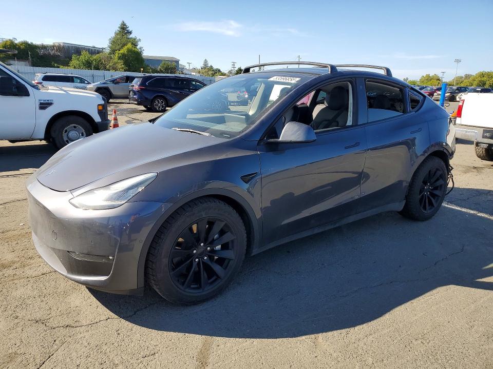 53596856 :رقم المزاد ، 7SAYGDEE1NF362781 vin ، 2022 Tesla Model Y مزاد بيع