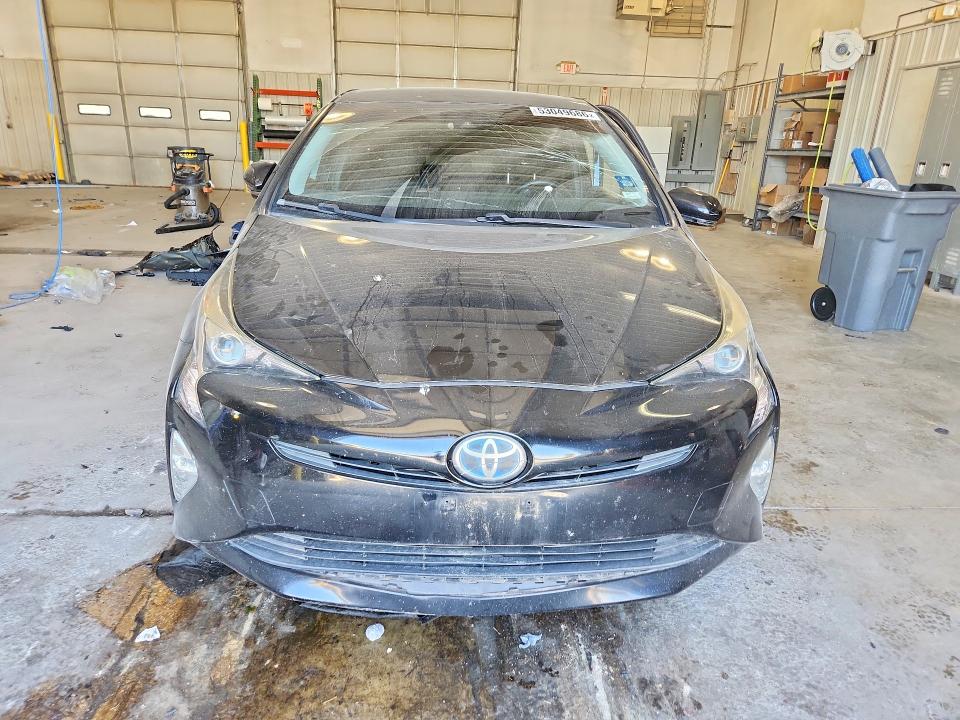 53049686 :رقم المزاد ، JTDKARFU7H3537012 vin ، 2017 Toyota Prius مزاد بيع