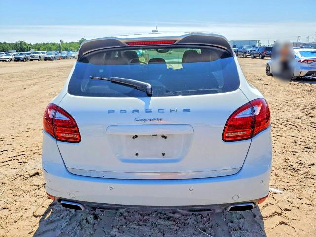 55144556 :رقم المزاد ، WP1AA2A23ELA95915 vin ، 2014 Porsche Cayenne مزاد بيع