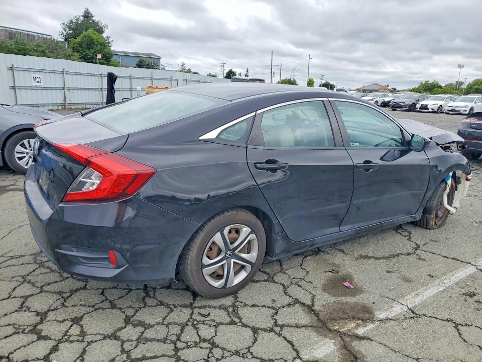 52460426 :رقم المزاد ، 19XFC2F5XHE218255 vin ، 2017 Honda Civic مزاد بيع