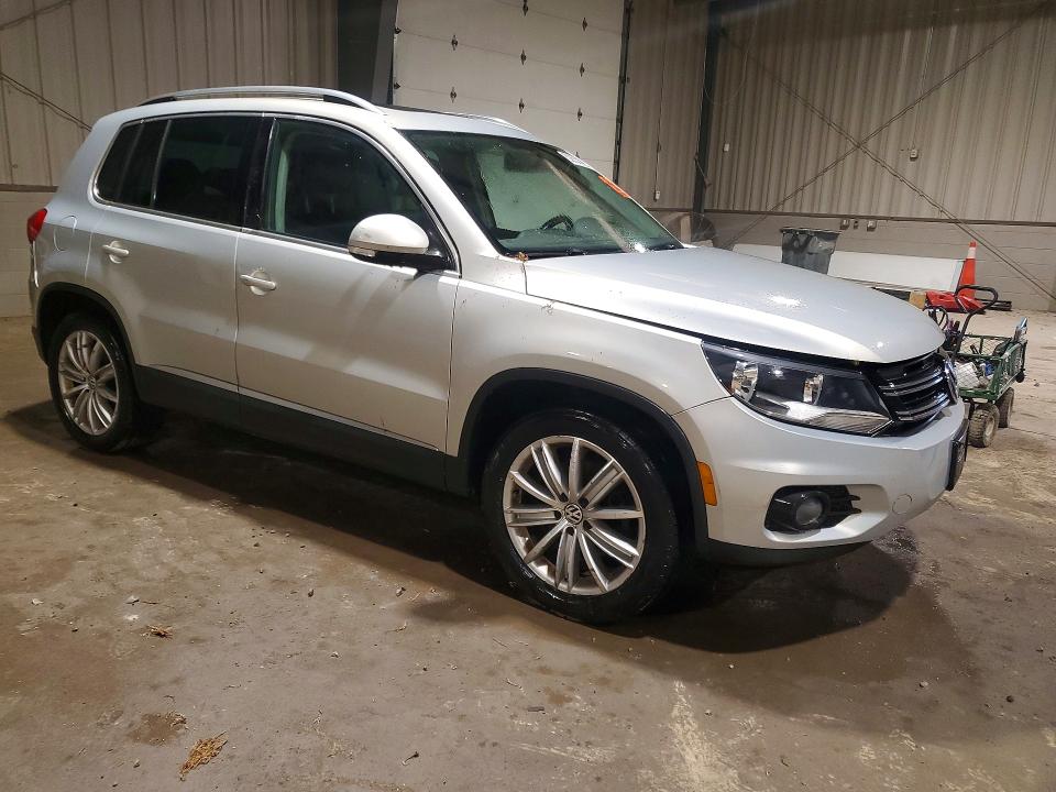 52853166 :رقم المزاد ، WVGBV3AX3EW588192 vin ، 2014 Volkswagen Tiguan مزاد بيع