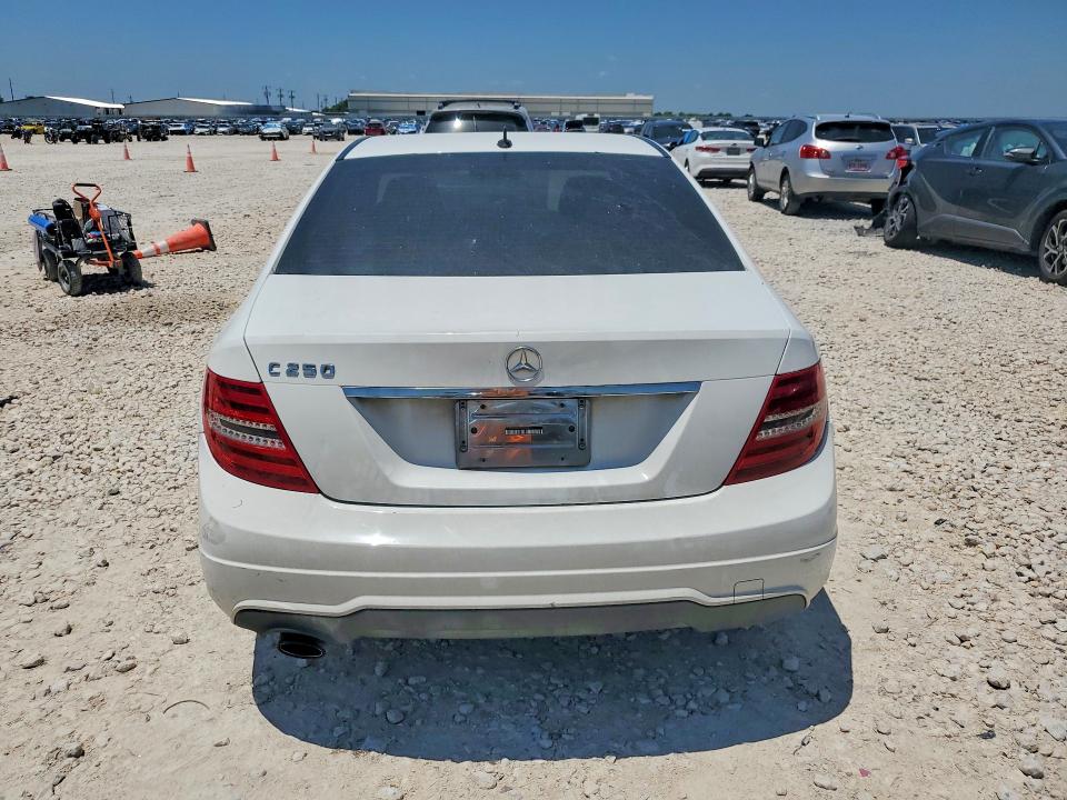 Продаж на аукціоні авто 2013 Mercedes-benz C, vin: WDDGF4HB0DR258083, номер лоту: 53547356