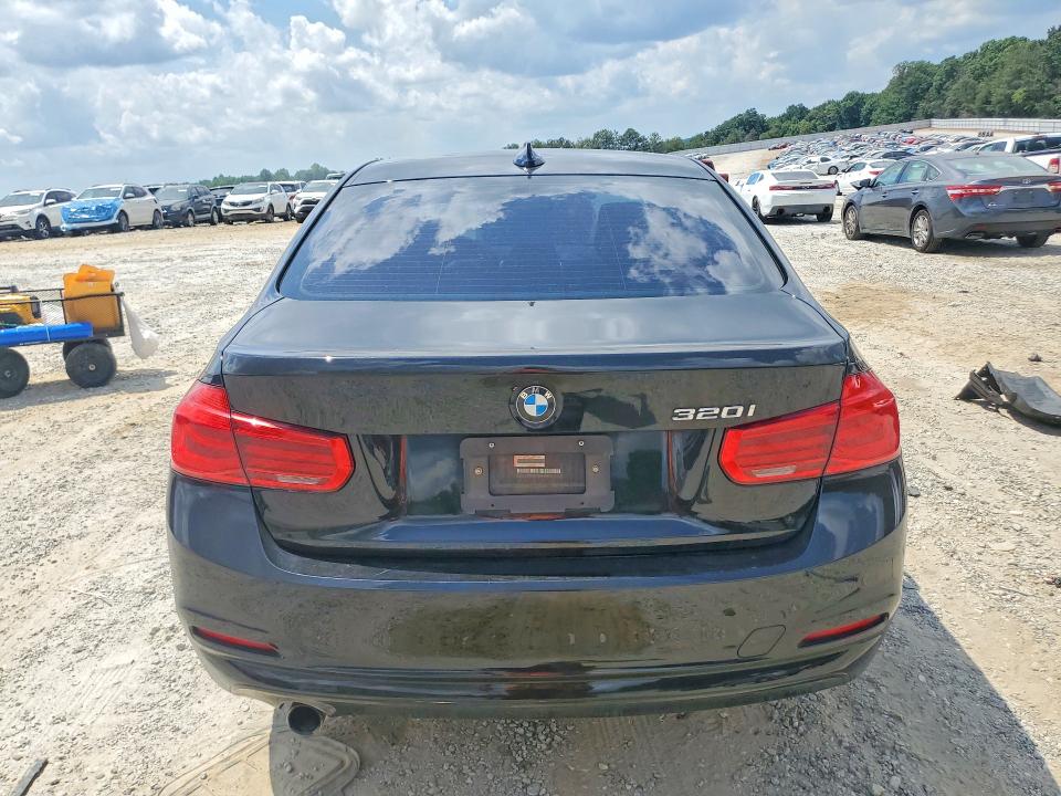 2017 Bmw 320 მანქანა იყიდება აუქციონზე, vin: WBA8E1G36HNU16690, აუქციონის ნომერი: 54465446
