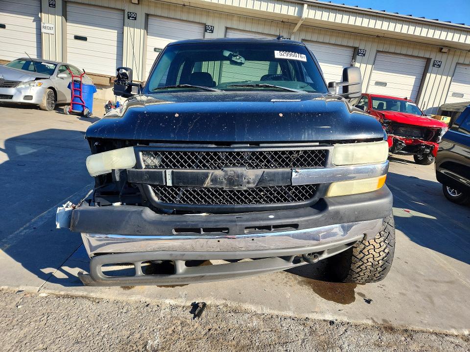 Продажа на аукционе авто 2002 Chevrolet Silverado, vin: 1GCHK231X2F210876, номер лота: 52996076