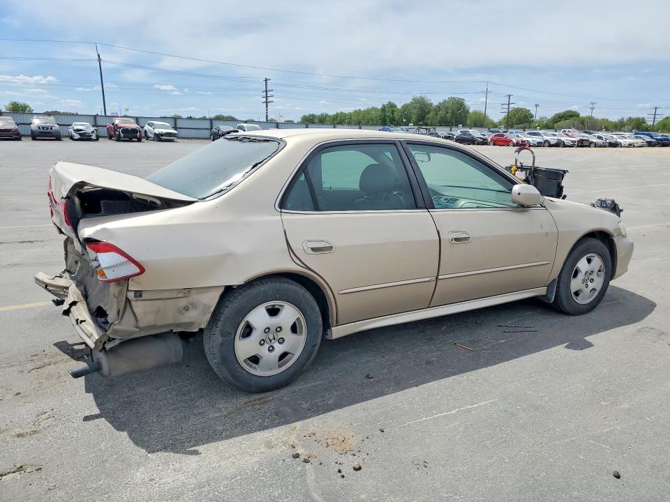 53666306 :رقم المزاد ، 1HGCG16591A086598 vin ، 2001 Honda Accord مزاد بيع
