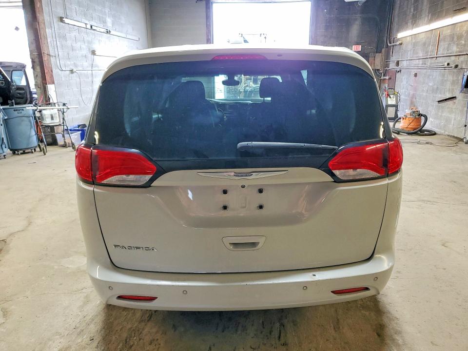 Продажа на аукционе авто 2017 Chrysler Pacifica, vin: 2C4RC1CG1HR665570, номер лота: 53553626