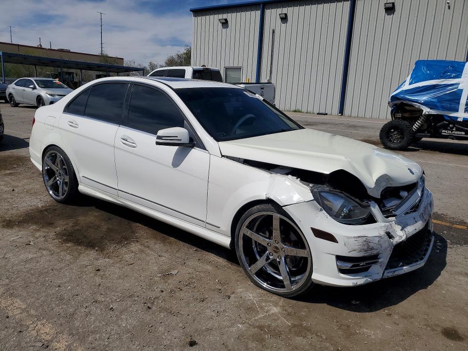 Продажа на аукционе авто 2013 Mercedes-benz C, vin: WDDGF4HB6DA789478, номер лота: 50800326