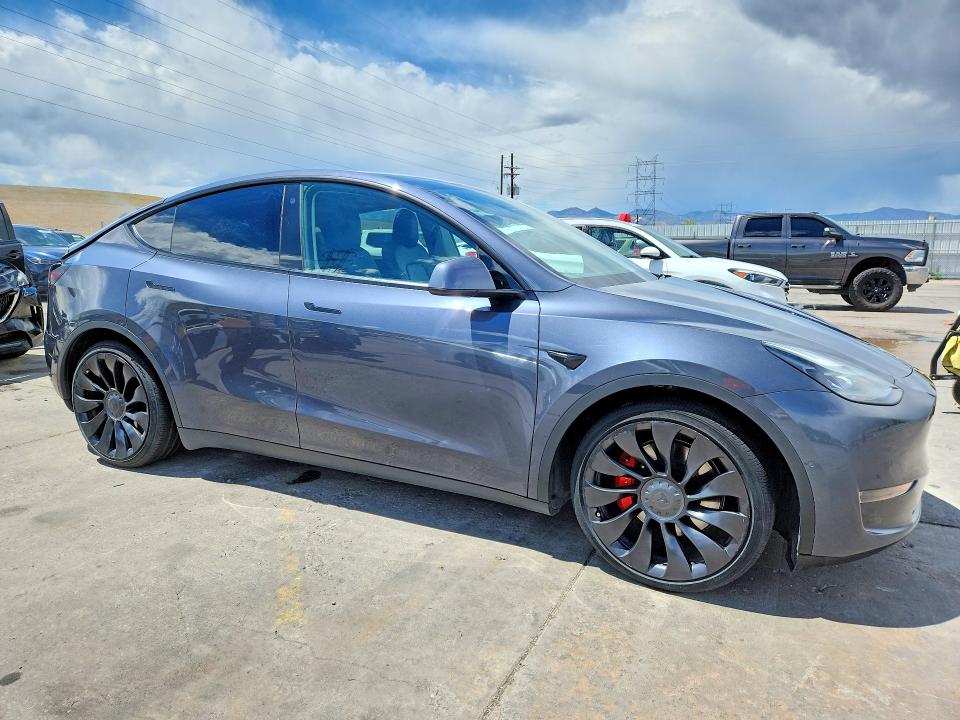 52342056 :رقم المزاد ، 7SAYGDEF9NF452401 vin ، 2022 Tesla Model Y مزاد بيع