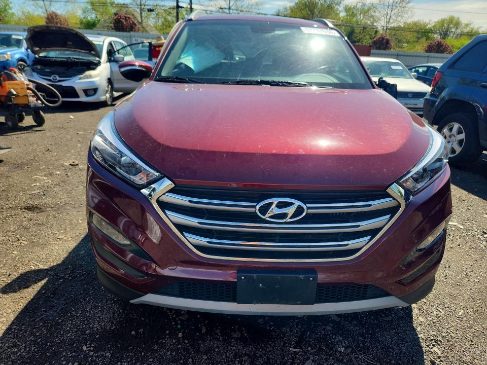 2017 Hyundai Tucson მანქანა იყიდება აუქციონზე, vin: KM8J3CA27HU364798, აუქციონის ნომერი: 52737656