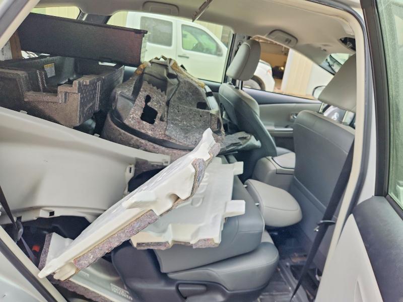 53712816 :رقم المزاد ، JTDZN3EU5GJ045008 vin ، 2016 Toyota Prius V مزاد بيع