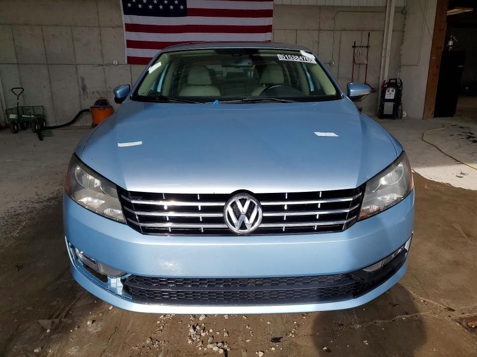 51538476 :رقم المزاد ، 1VWCN7A31CC020063 vin ، 2012 Volkswagen Passat مزاد بيع